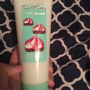 Sweet and shimmer body lotion